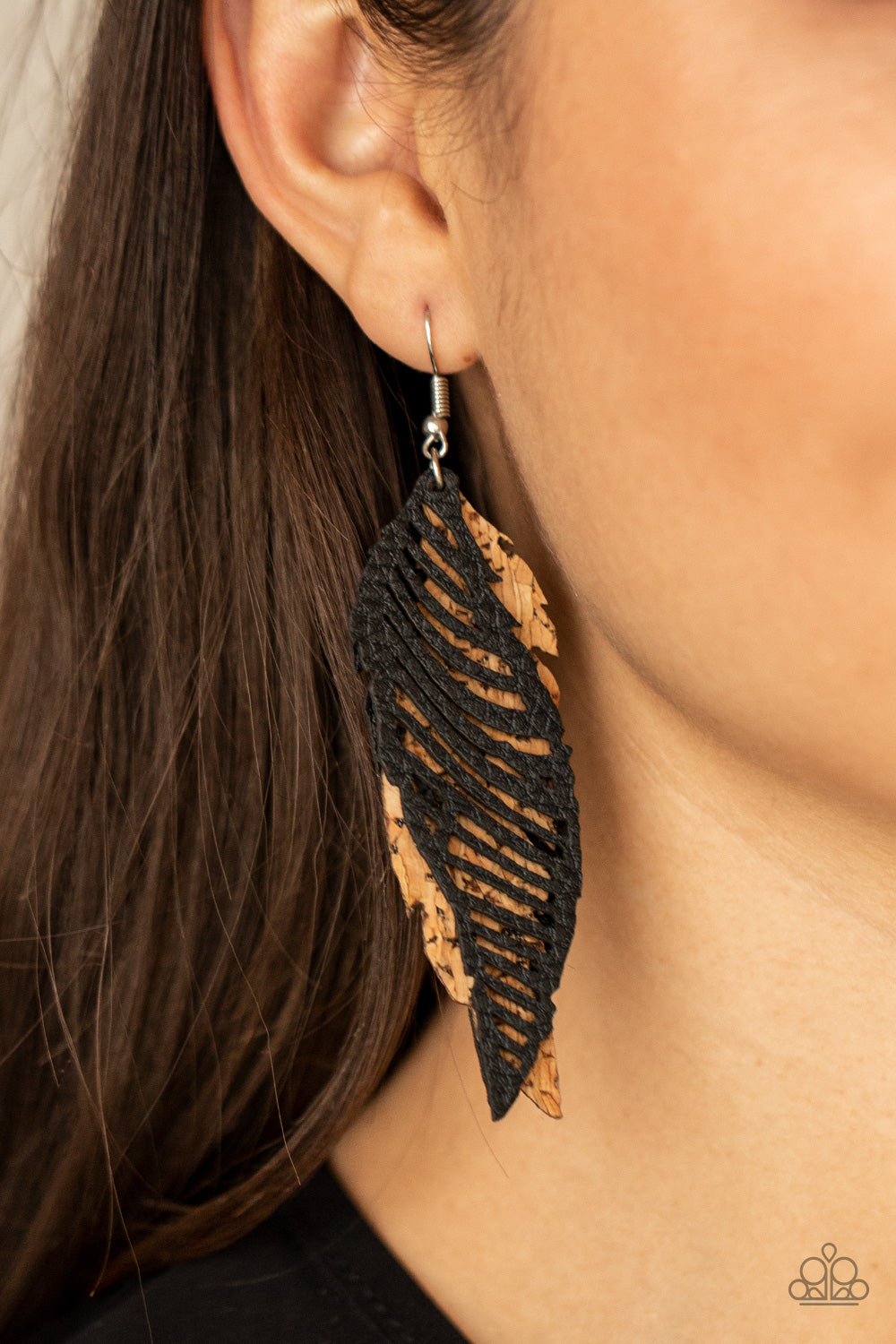 WINGING Off The Hook - Black leather/cork earrings