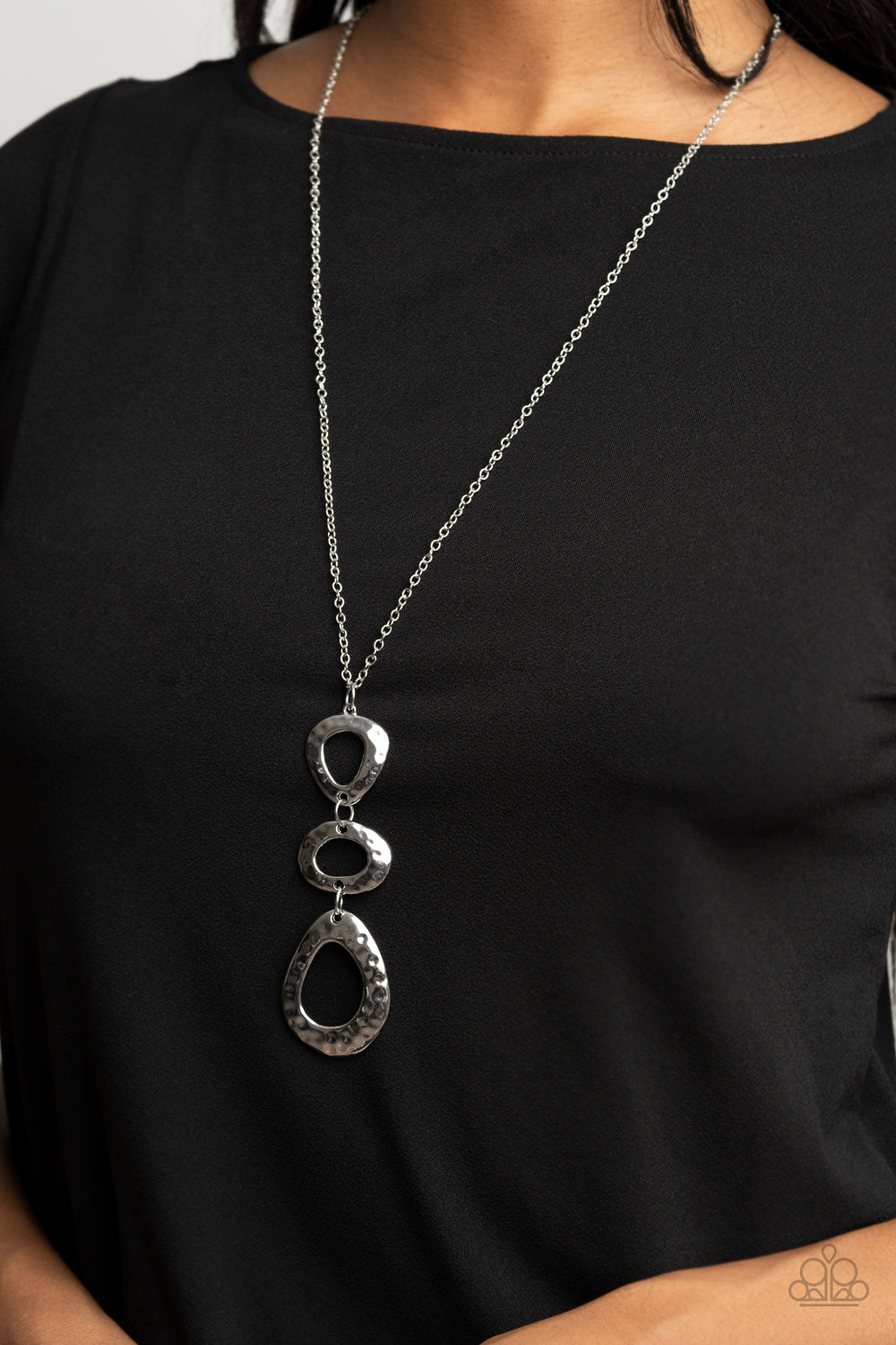 Gallery Artisan - Silver necklace