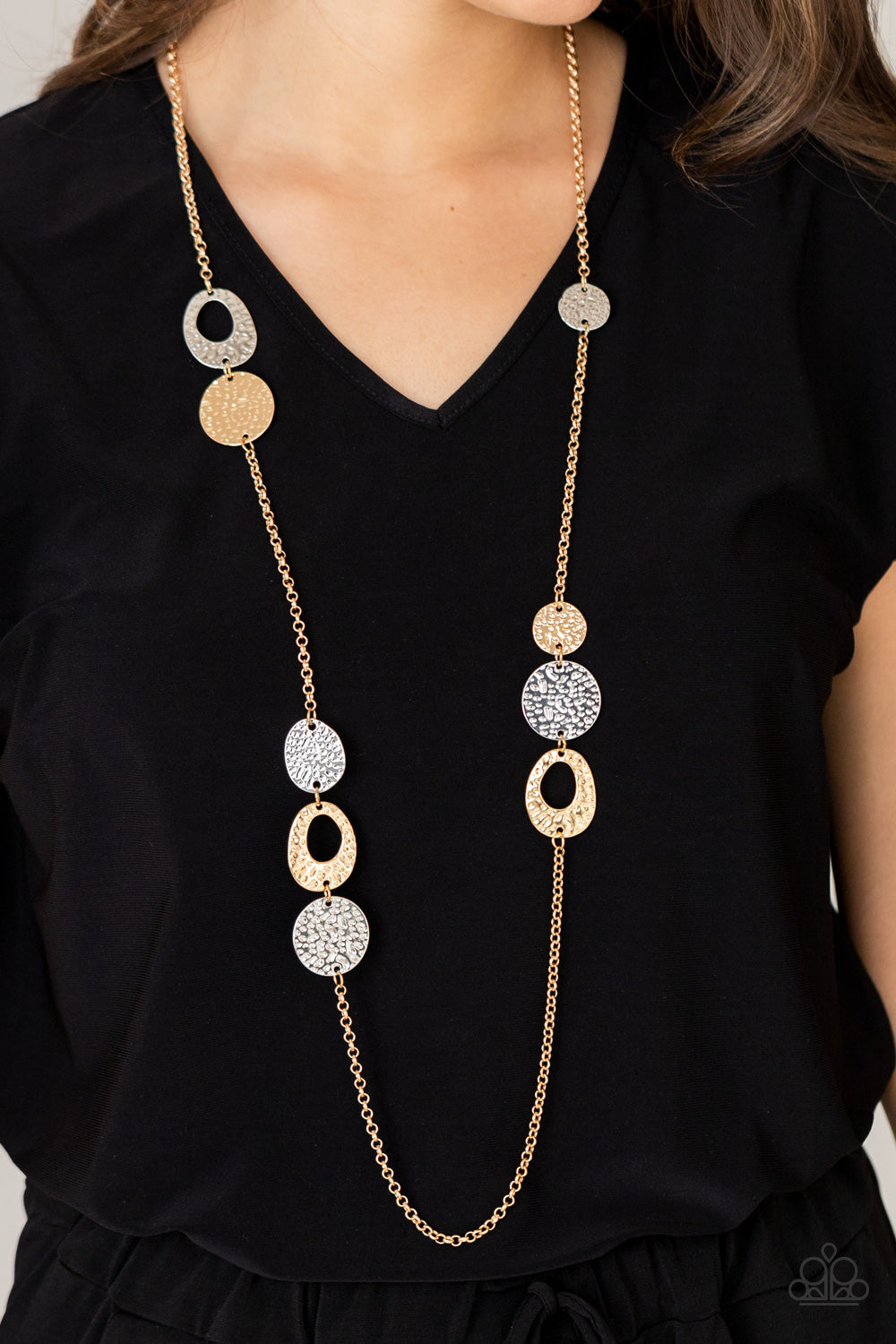 Gallery Guru - Gold/Silver necklace