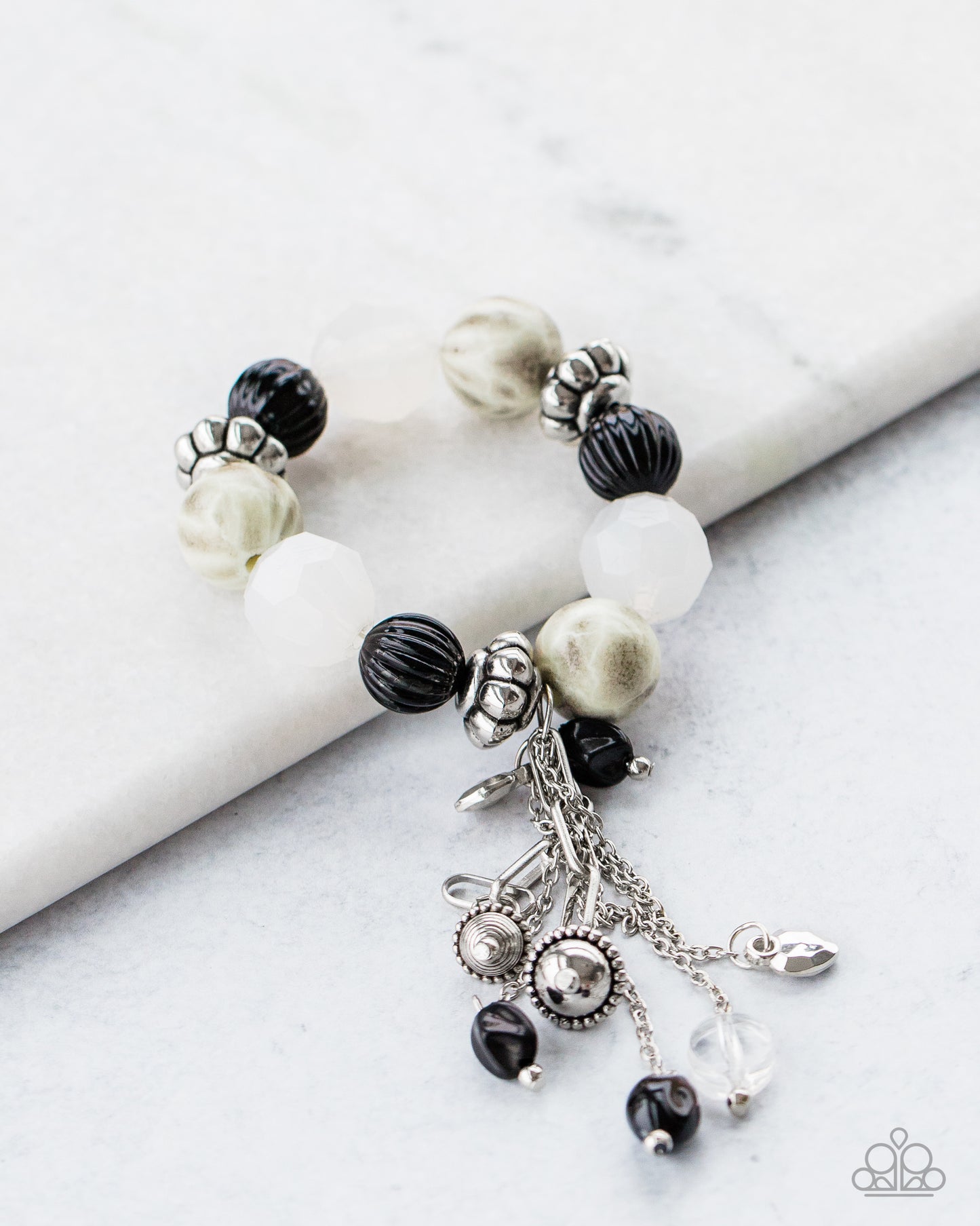 Break A Leg! - Black/White Necklace w/ matching bracelet